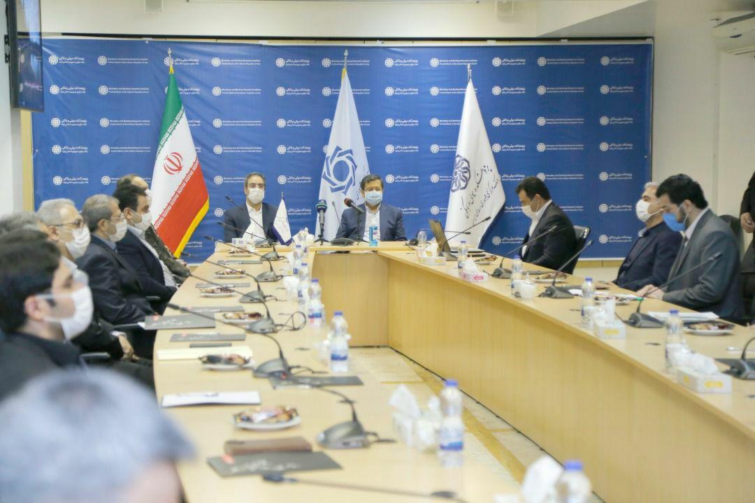 نتایج پژوهش&zwnj;های علمی باید برای مردم ملموس باشد/بانک مرکزی سیاست گذاری نوین بانکی را آغاز کرده است