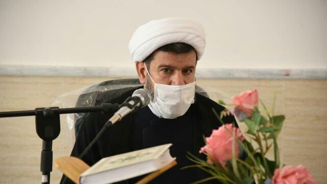 مراکز حوزوی در مسائل فرهنگی حول محور قرآن عمل می‌کنند