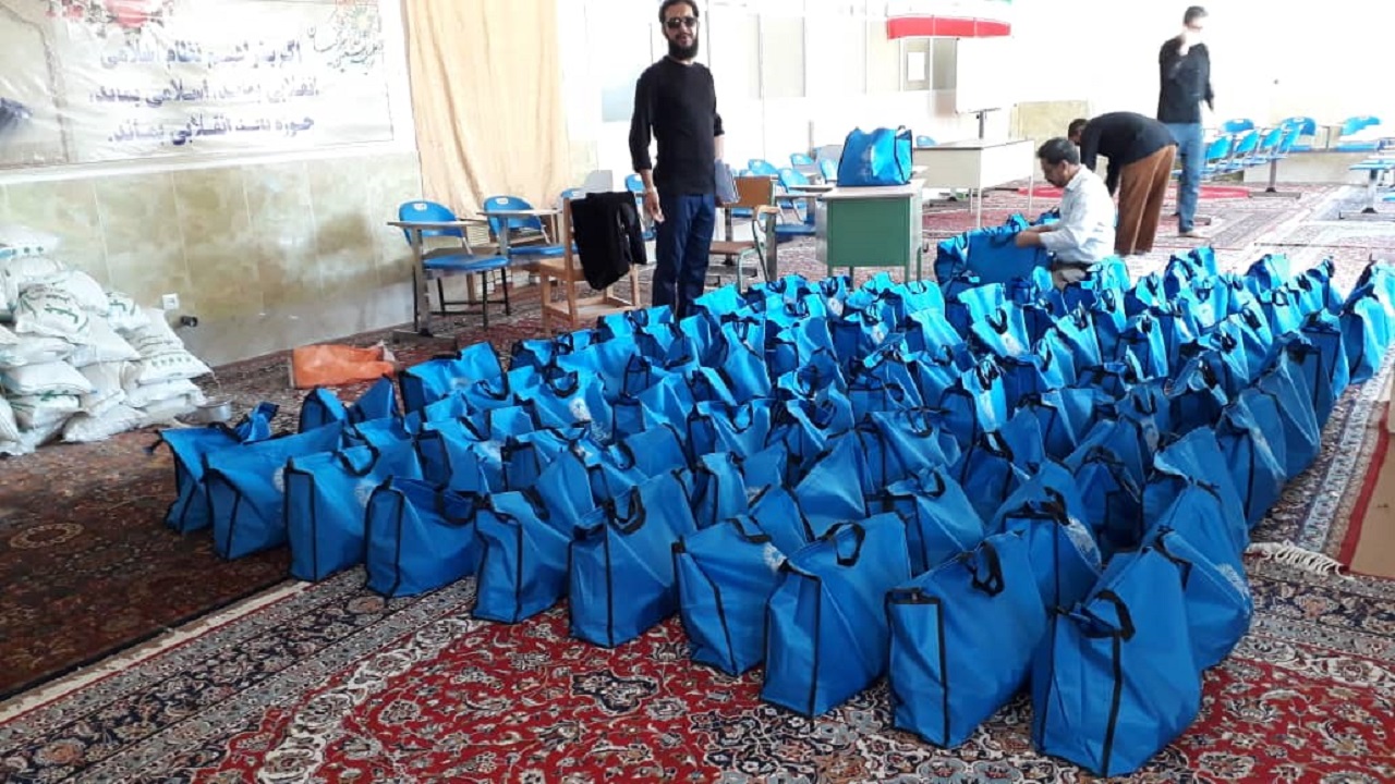 توزیع ۶۰۰ بسته مواد غذایی برای نیازمندان شهرکردی