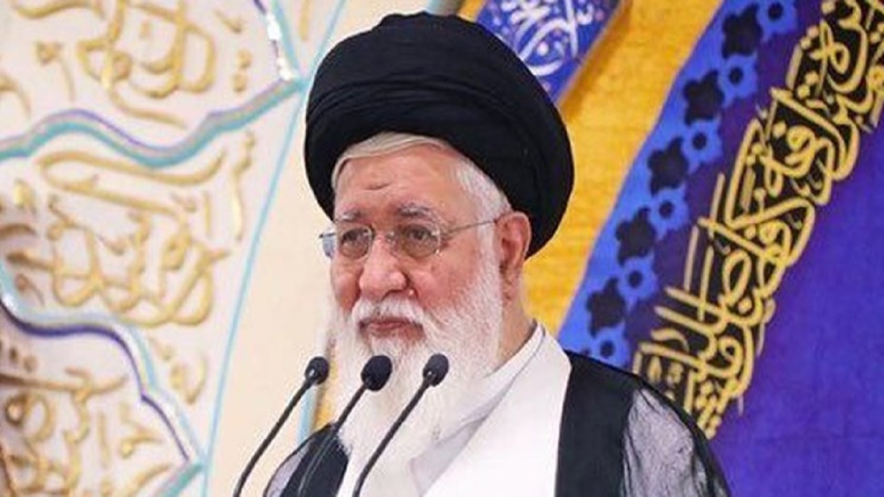 حوزه علمیه الگویی برای خدمتگزاران دین در عصر غیبت امام زمان (عج) است
