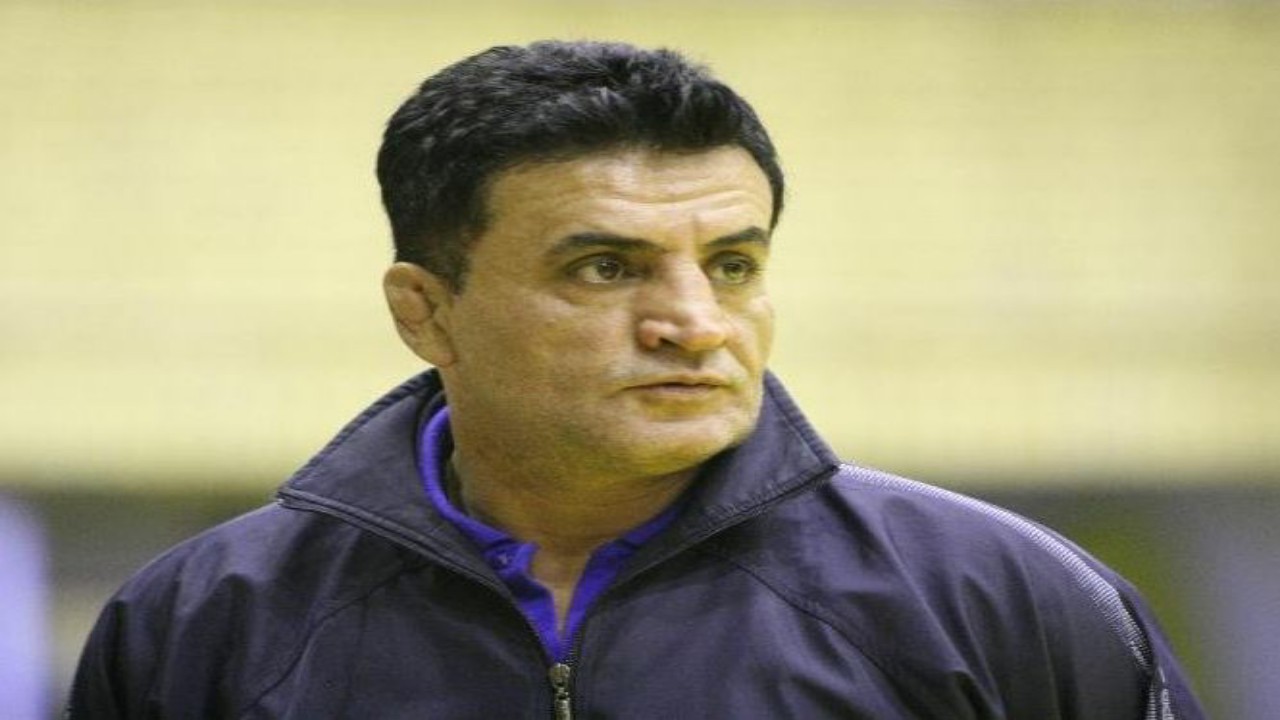 ناراحتی محمد بنا از عدم برگزاری اردوی تیم ملی/ سرمربی استعفا می دهد؟