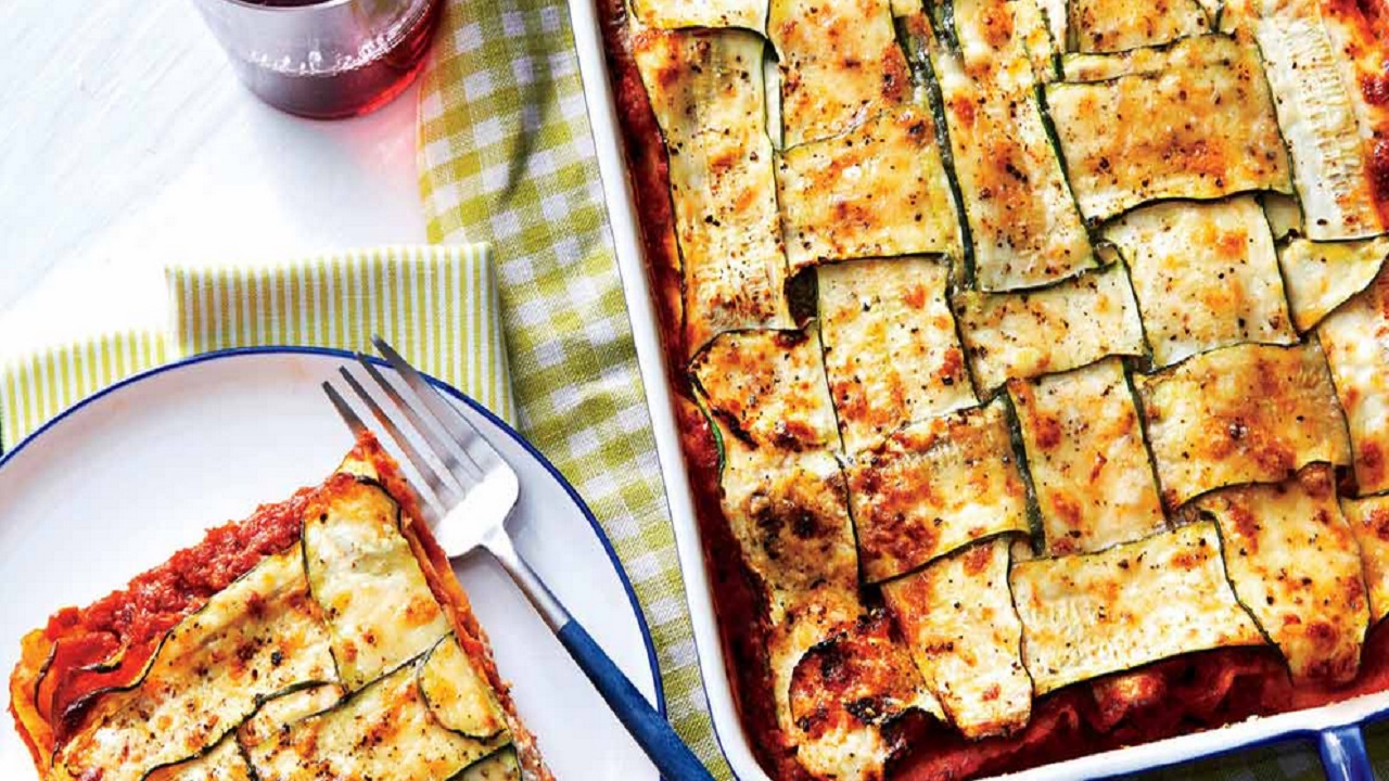 طرز تهیه یک لازانیای خوشمزه با کدو سبز + سس مخصوص