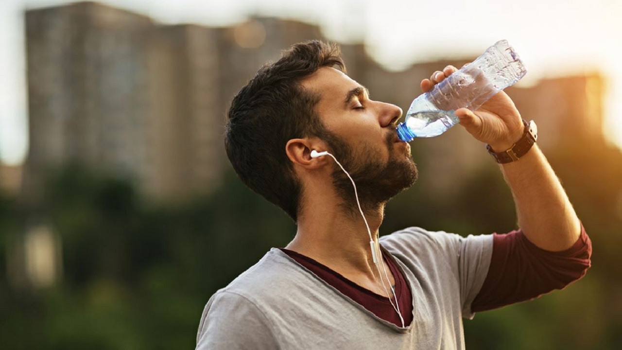 چرا به اندازه کافی آب نمی‌نوشید؟