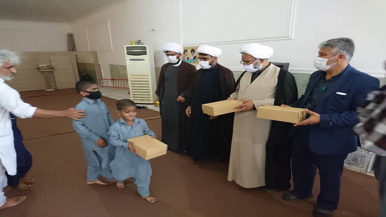 بیش‌از ۲ هزار جفت کفش در بین نیازمندان ایرانشهر توزیع شد