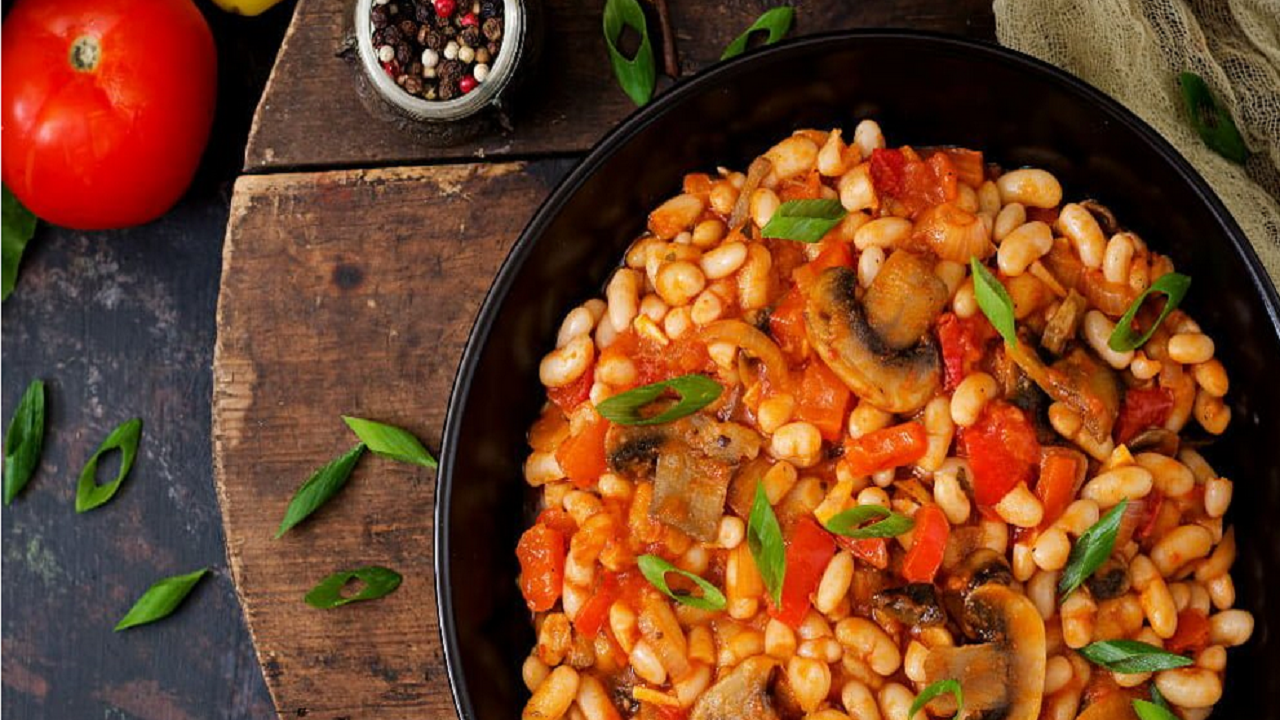 آموزش آشپزی؛ از خورش ریحان بادمجان و پای سیب زمینی پولکی تا خوراک لوبیا سفید + تصاویر