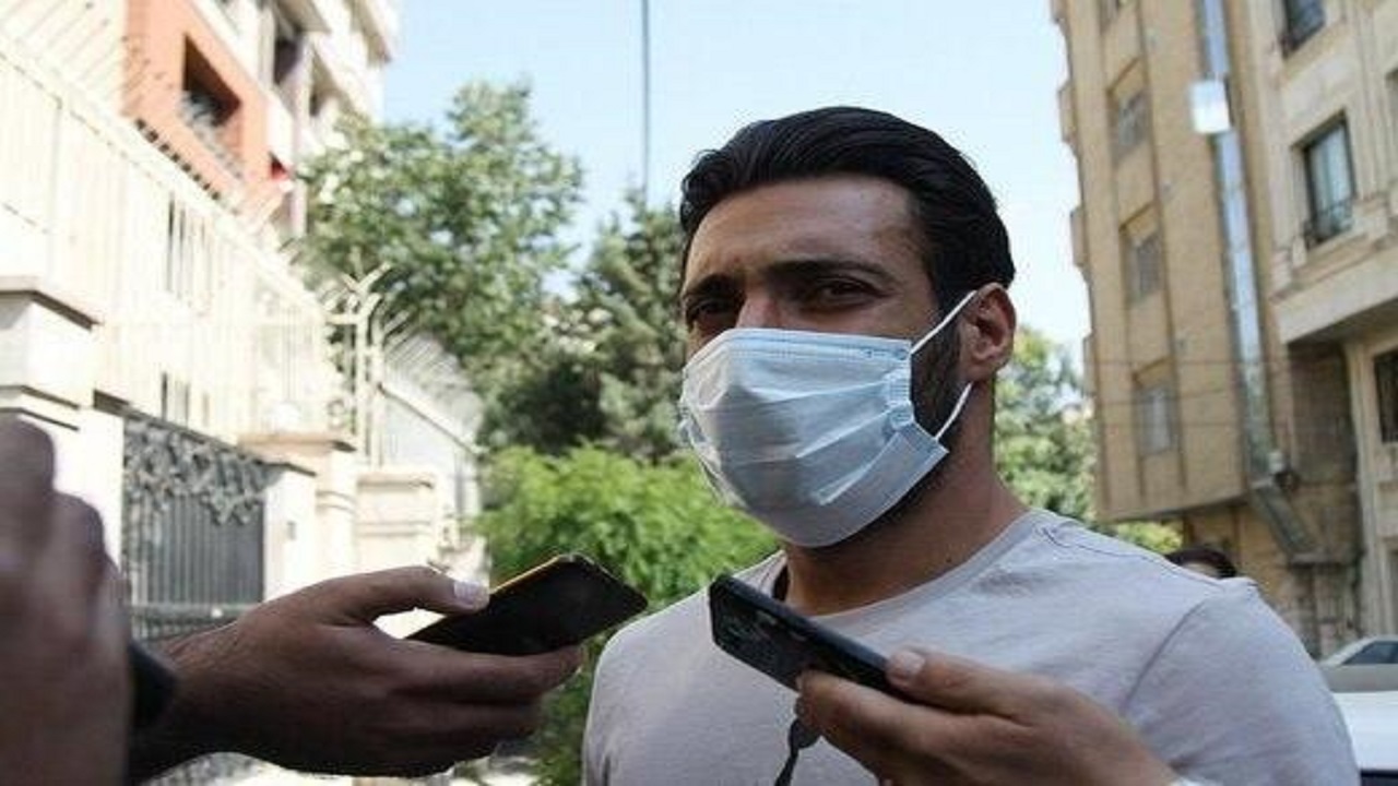 خلیل زاده: در پرسپولیس می‌مانم