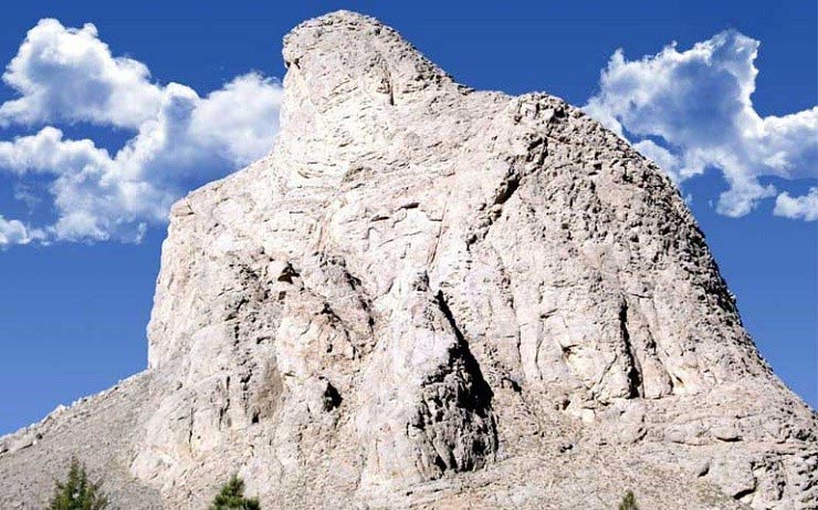 نفس تنها کوه عقاب جهان به شماره افتاده است