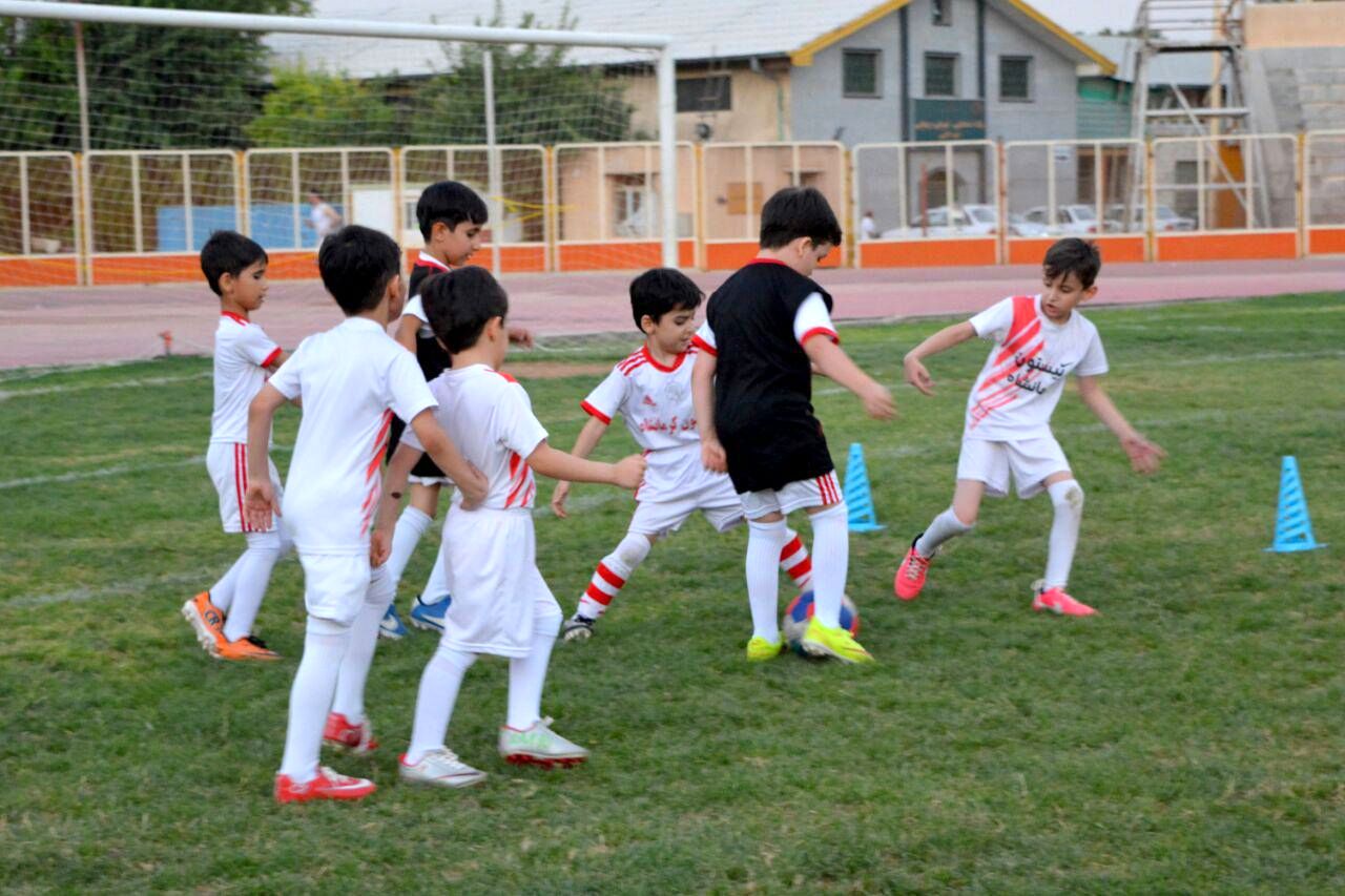 فعالیت ۱۰باشگاه فوتبال در شهرستان نهاوند بعد از ۶ ماه تعطیلی از سرگرفته شد
