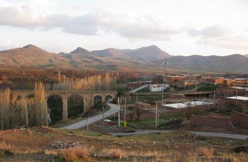 خیر مراغه‌ای پل روستای چکان را تکمیل می‌کند