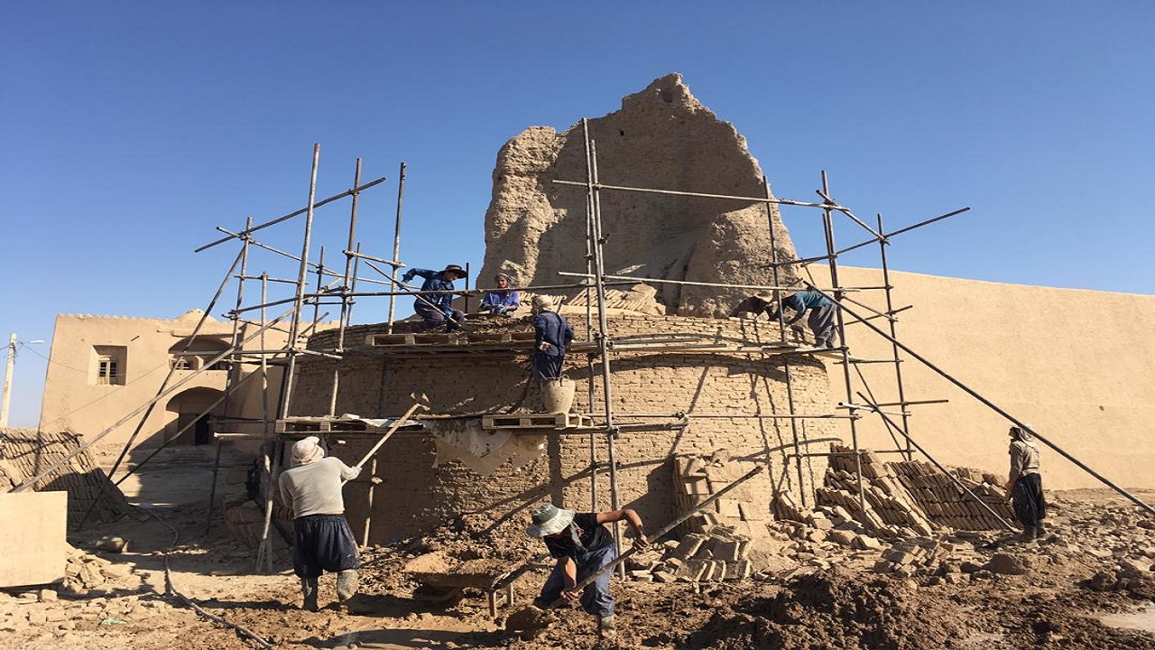 برج قلعه ملکی خاتم بازسازی می‌شود