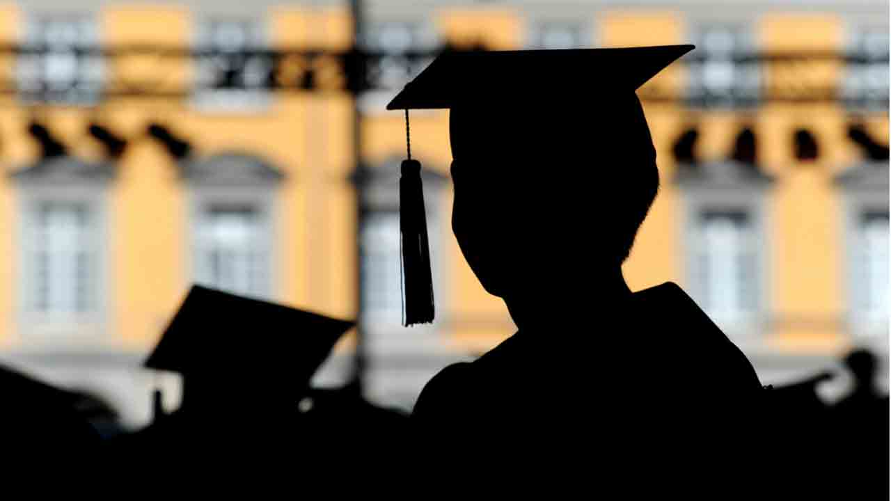 بدهی‌های تحصیلی؛ مشکل مشترک میلیون‌ها آمریکایی + فیلم