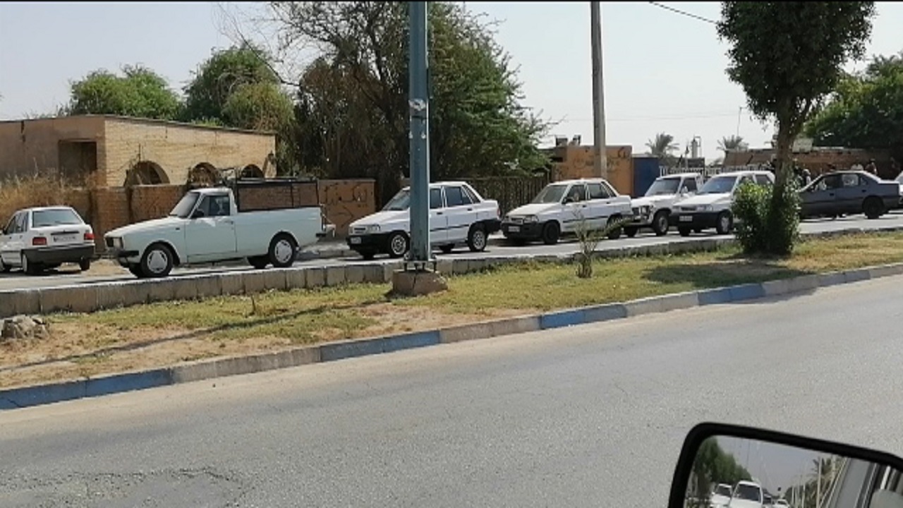 صف طولانی  ال پی جی برای دریافت سیلندر گاز خانگی  + فیلم