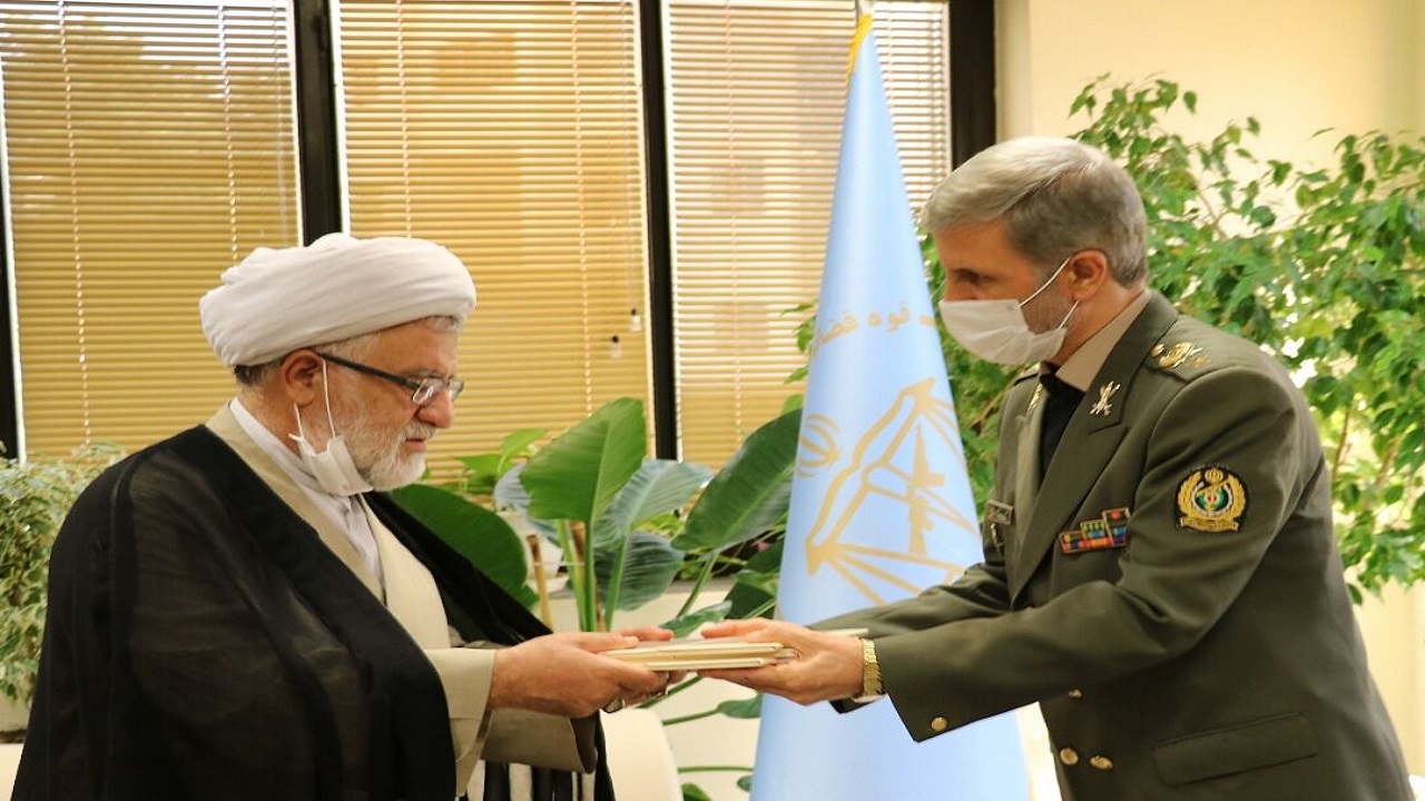 وزیر دفاع از رئیس سازمان قضایی نیرو‌های مسلح قدردانی کرد