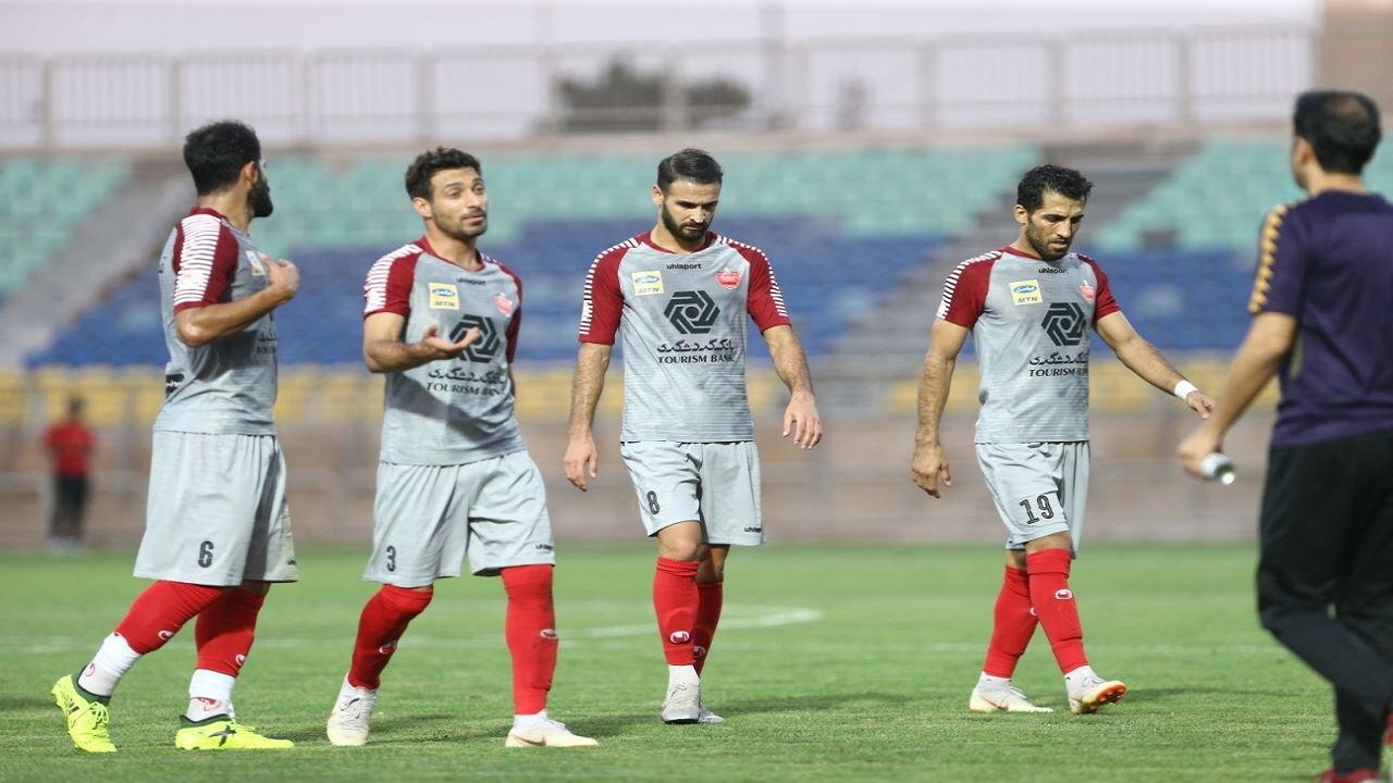 کمال پا به توپ شد؛ پرسپولیسی‌ها تست کرونا دادند