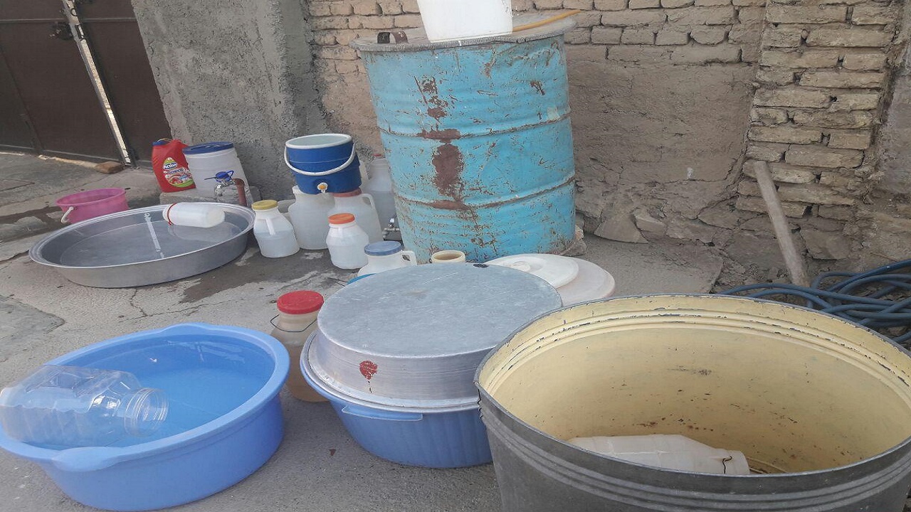 معضل قطعی آب در سرزمین آب‌ها پایان ندارد/ قطعی چند روزه آب در روستای پیربلوط