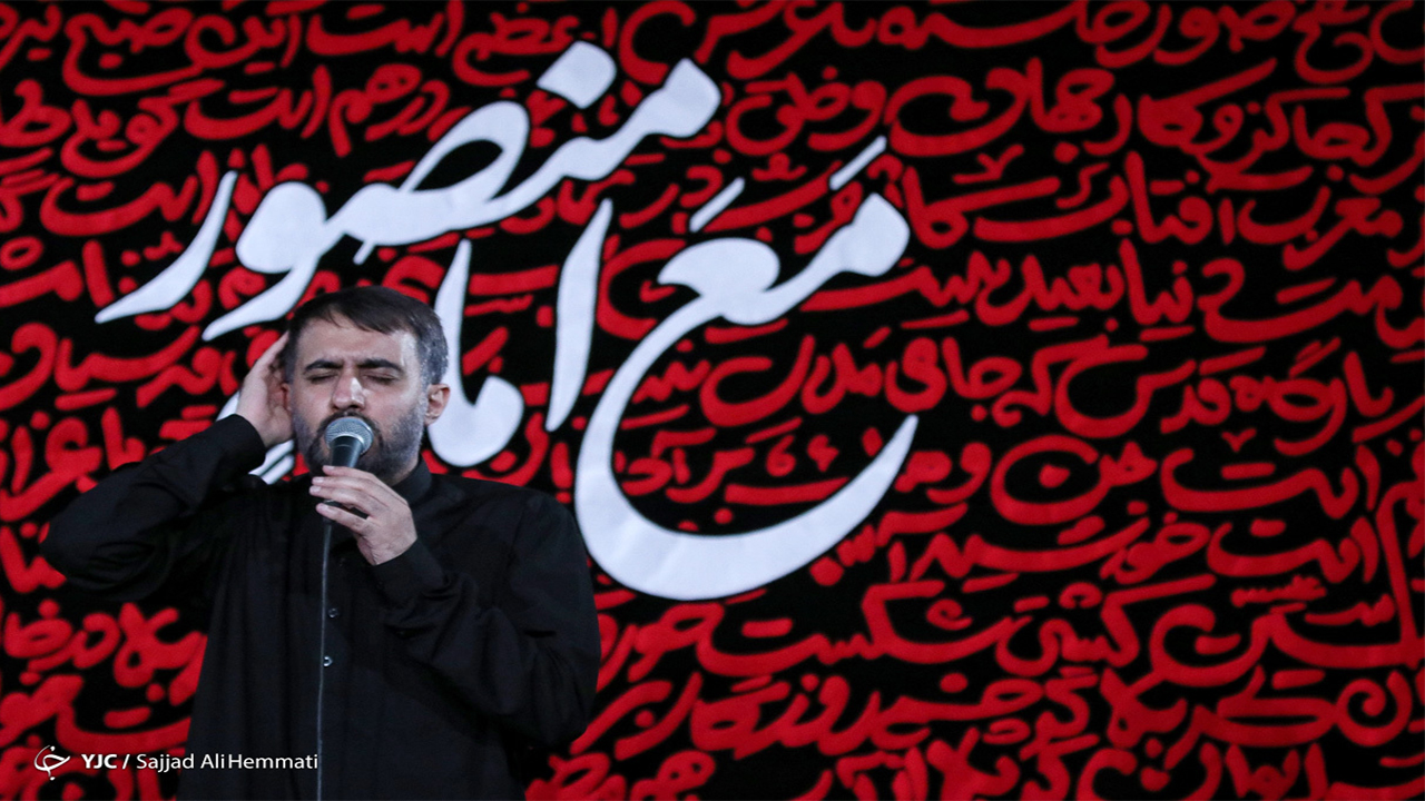 مداحی احساسی محمدحسین پویانفر در شب اول محرم + فیلم