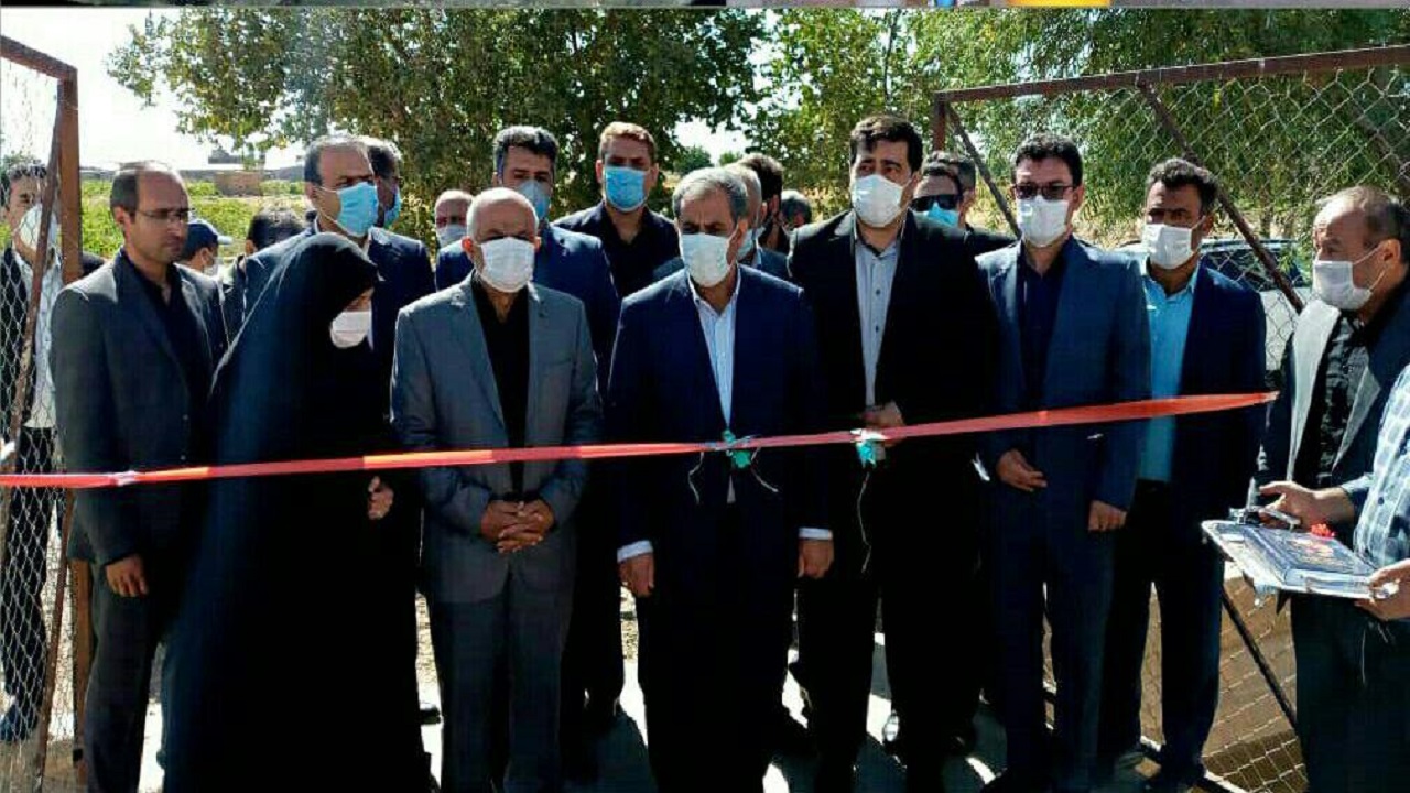 افتتاح یک طرح کشاورزی در تاکستان