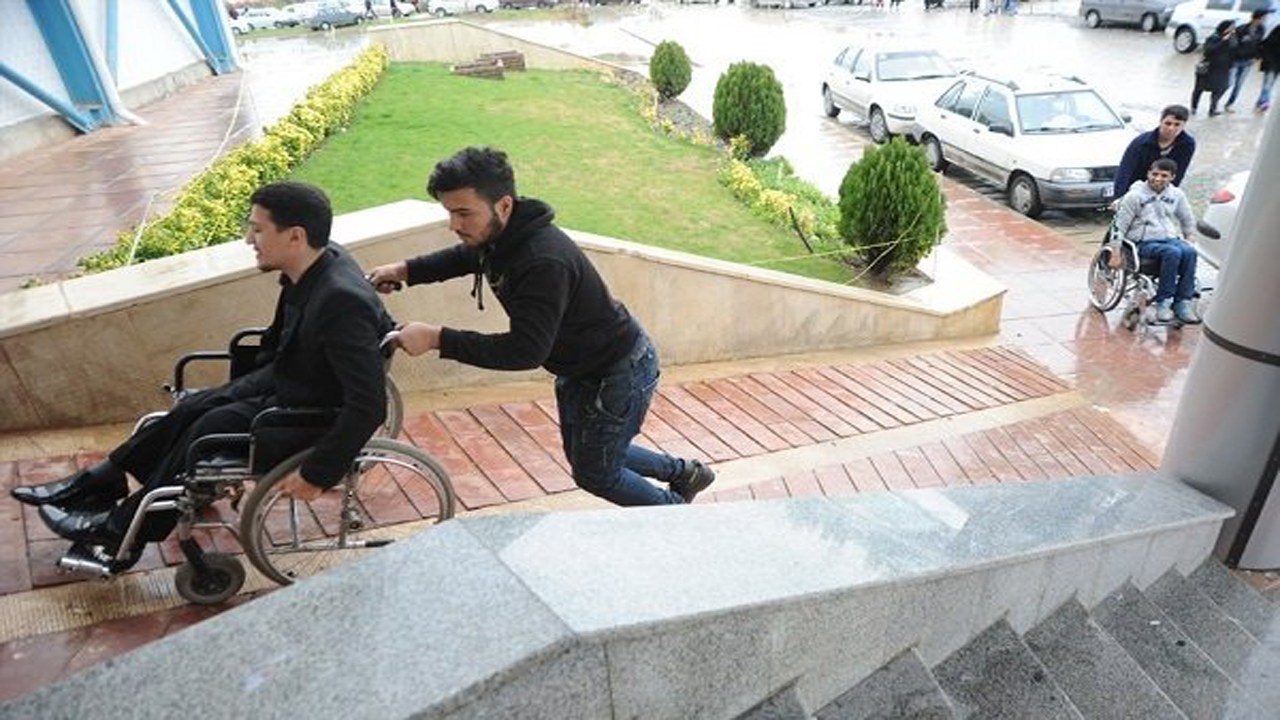 مناسب سازی خیابان بهزیستی در دست انجام است