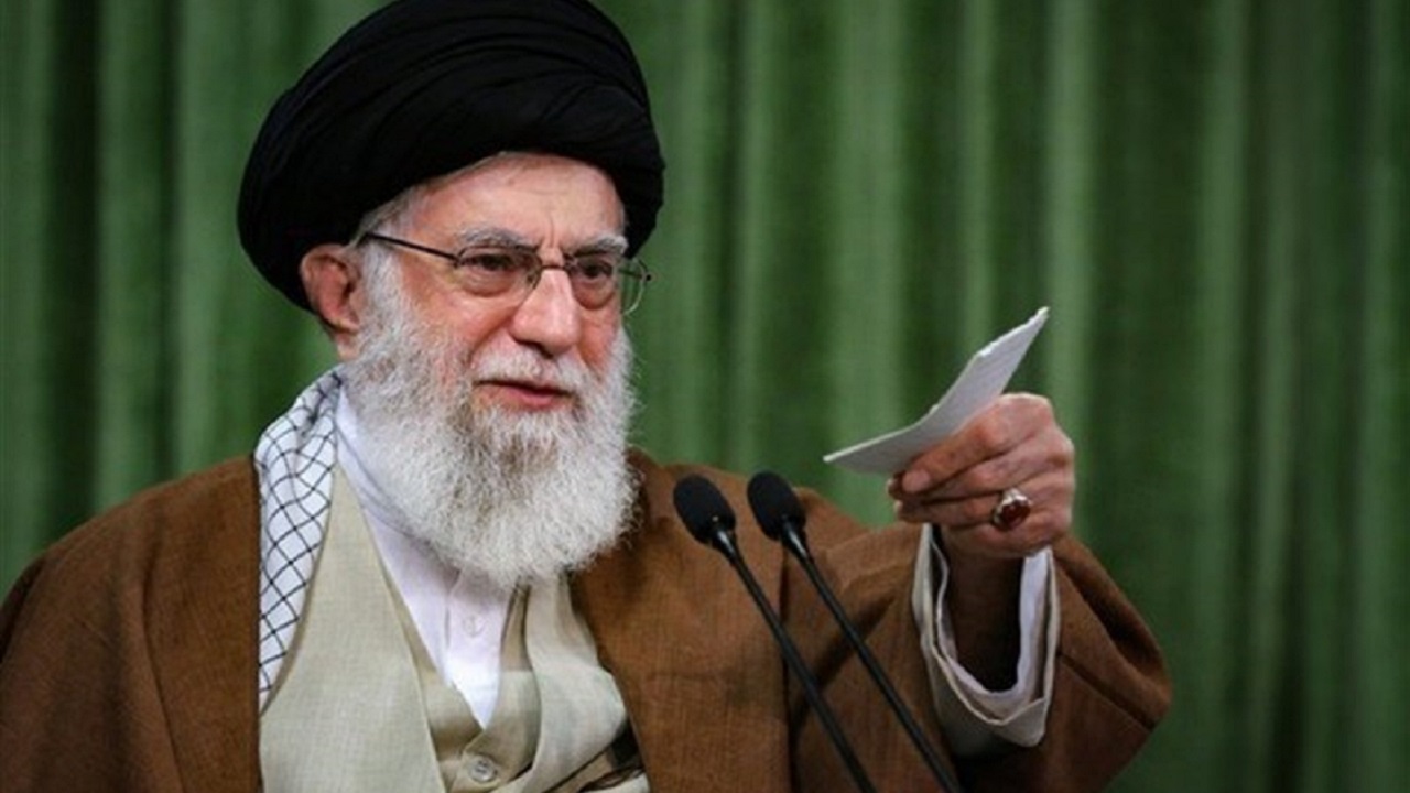 پست اینستاگرامی رهبر انقلاب در انتقاد از واردات گوشی لوکس آمریکایی