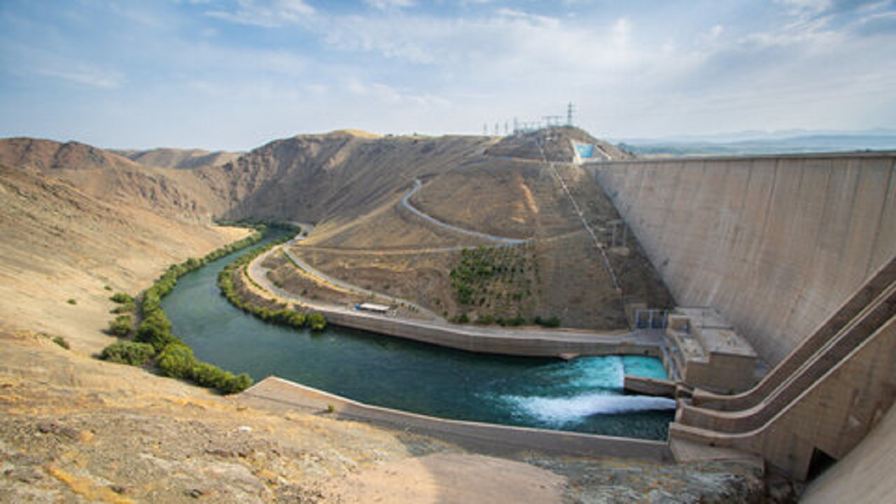 کاهش خروجی سد زاینده رود