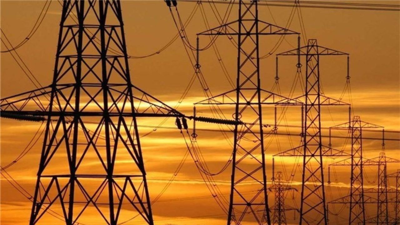 تمام روستا‌های کمتر از ۱۰ خانوار آذربایجان شرقی برق رسانی می‌شود