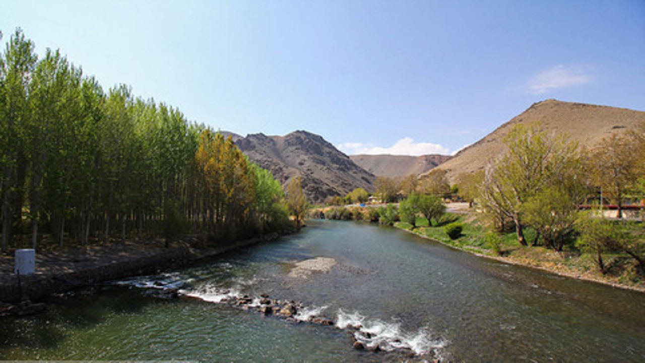 آزادسازی زاینده رود از ۷۰ بند مجاز و غیرمجاز در بستر رودخانه