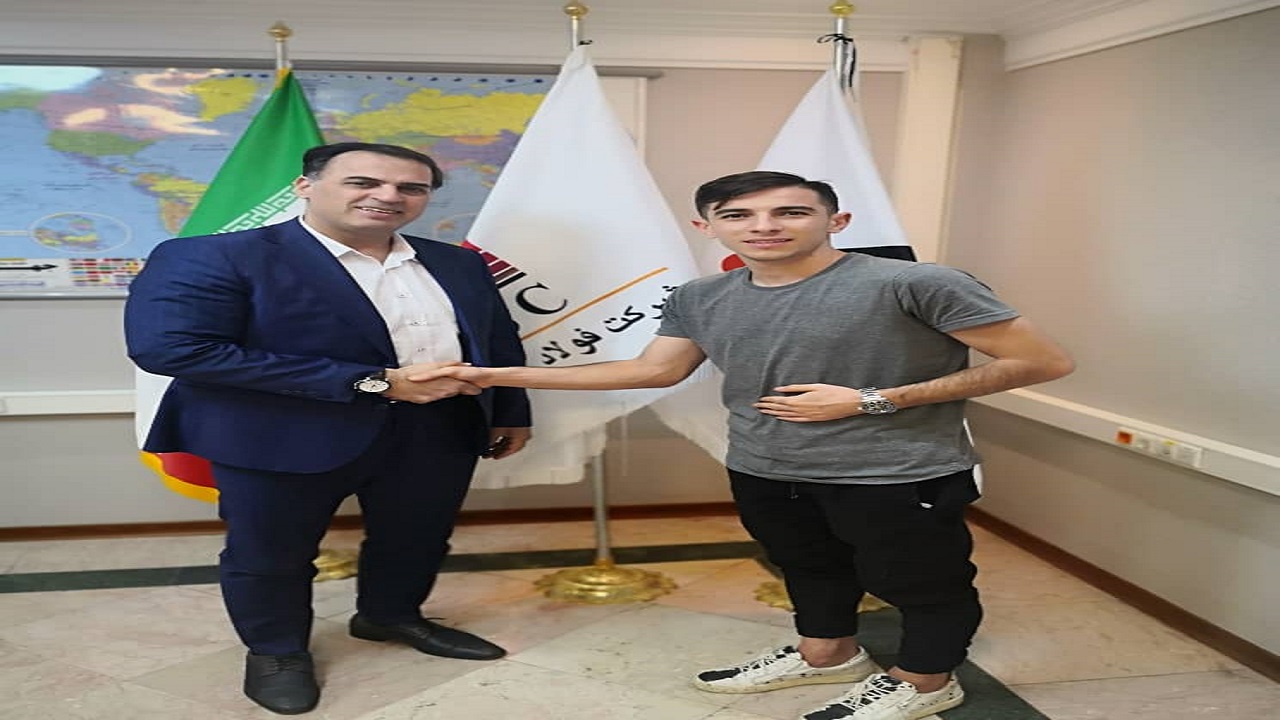 تمدید قرارداد احمدزاده با فولاد