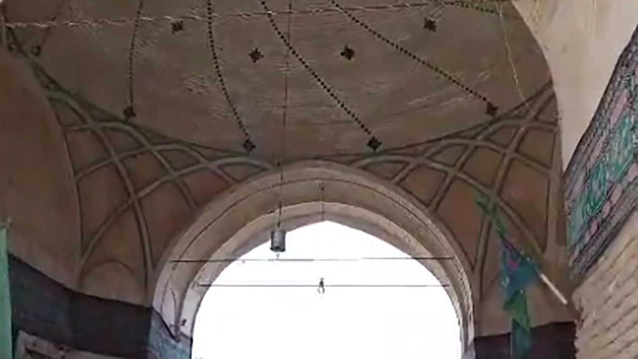 نمایی از بناهای تاریخی و کهن در آران و بیدگل + فیلم