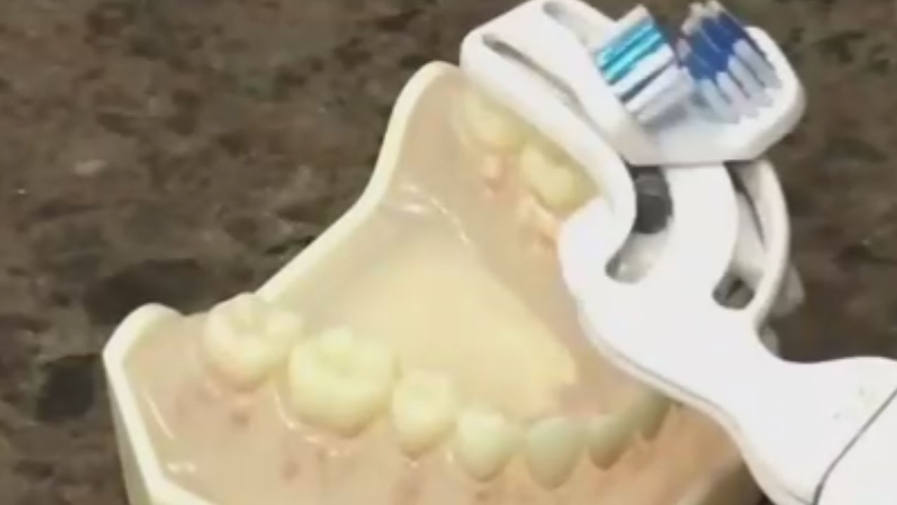 مسواک فوق‌العاده با پاک‌ کنندگی قوی + فیلم
