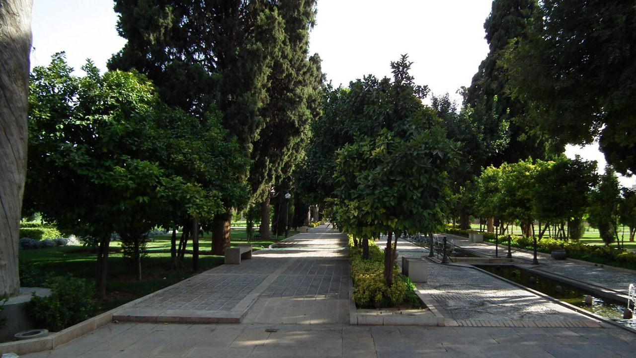 طراحی مجسمه‌های باغ‌موزه موسیقی شیراز