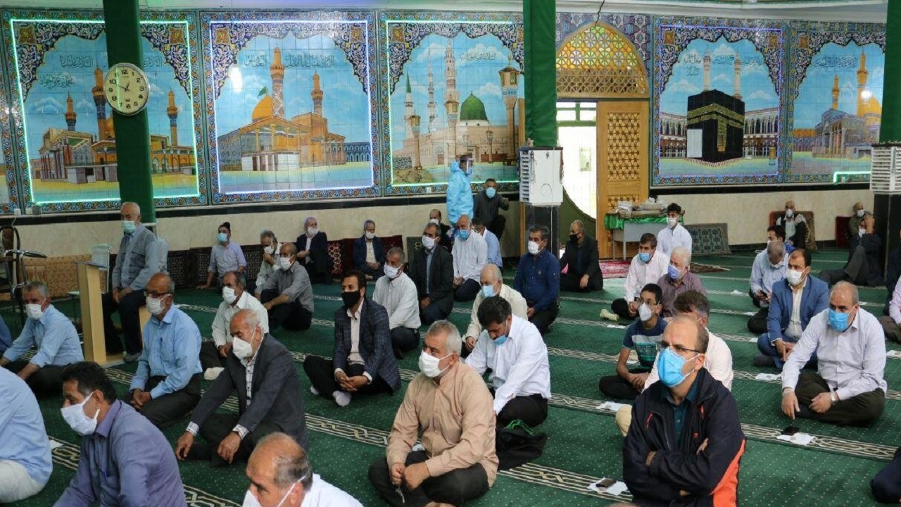 مسلمانان در برابر ترفندهای دشمنان هوشیار باشند