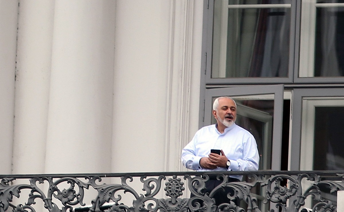 استراتژی ظریفِ ظریف برای رسیدن به پاستور؛ از دولت دور شو تا به ریاست&zwnj;جمهوری ۱۴۰۰ برسی