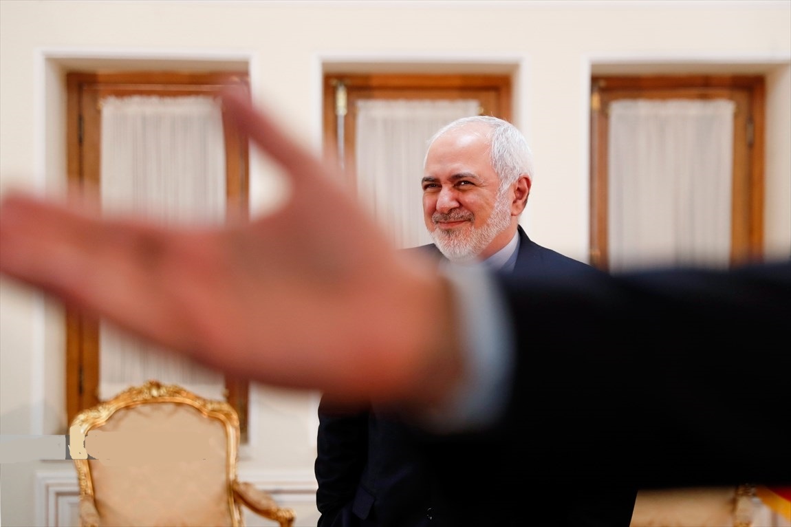 استراتژی ظریفِ ظریف برای رسیدن به پاستور؛ از دولت دور شو تا به ریاست&zwnj;جمهوری ۱۴۰۰ برسی