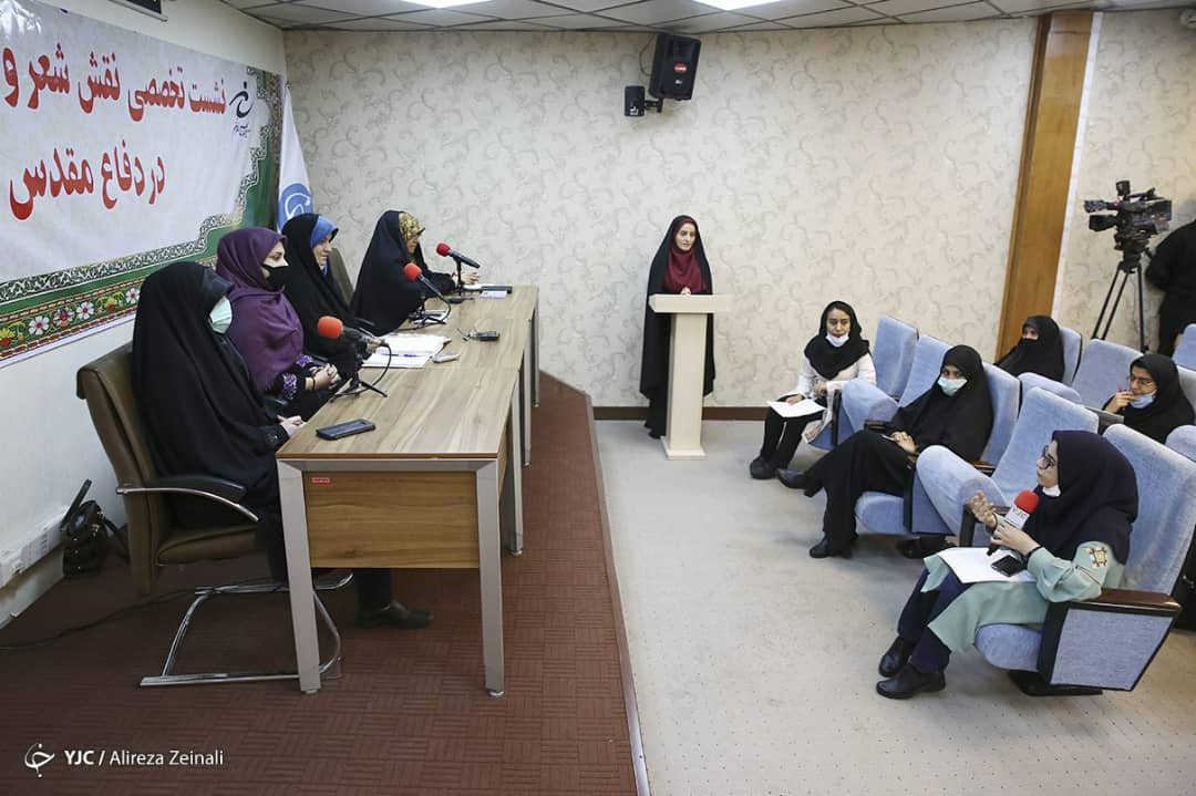 گره خوردگی زودهنگام زنان ما با دفاع مقدس/ رهبری بر ورود بانوان به شعر دفاع مقدس تاکید داشتند