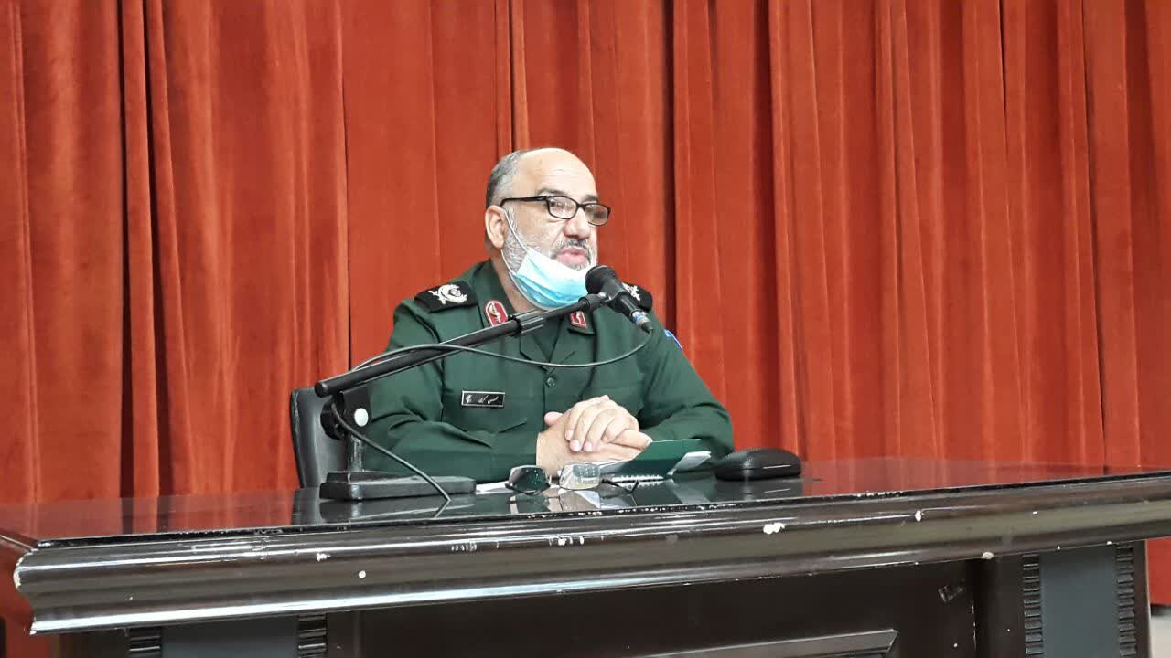 دشمن از دشمنی با کشور دست برنمی دارد