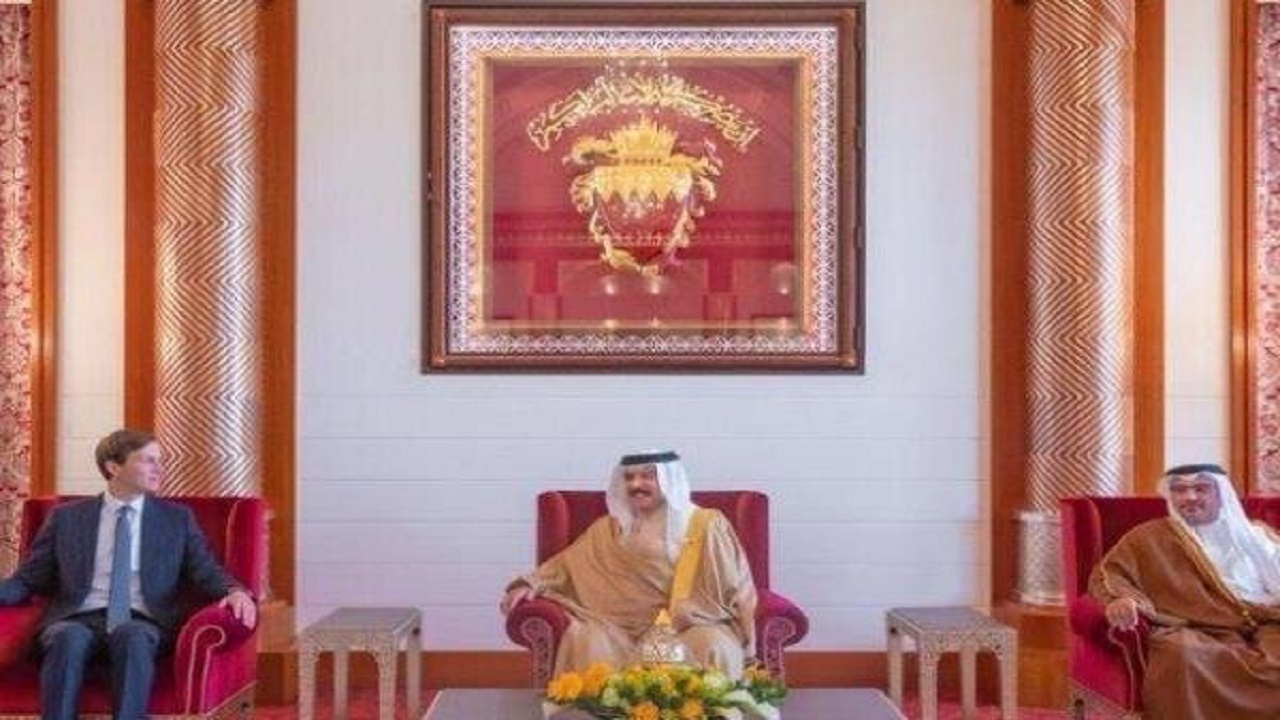 قطار عادی‌سازی در ایستگاه بحرین