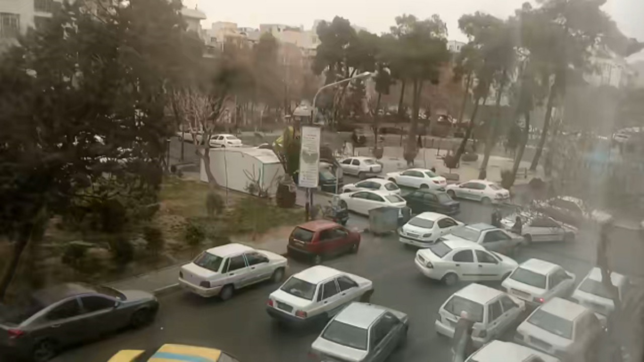 میدان چهارصد دستگاه یا پارکینگ خودرو! + فیلم