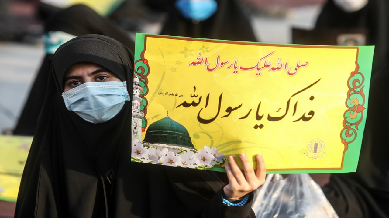 طلاب، دانشجویان و مردم کرمانشاه اقدام نشریه هتاک فرانسوی را محکوم کردند