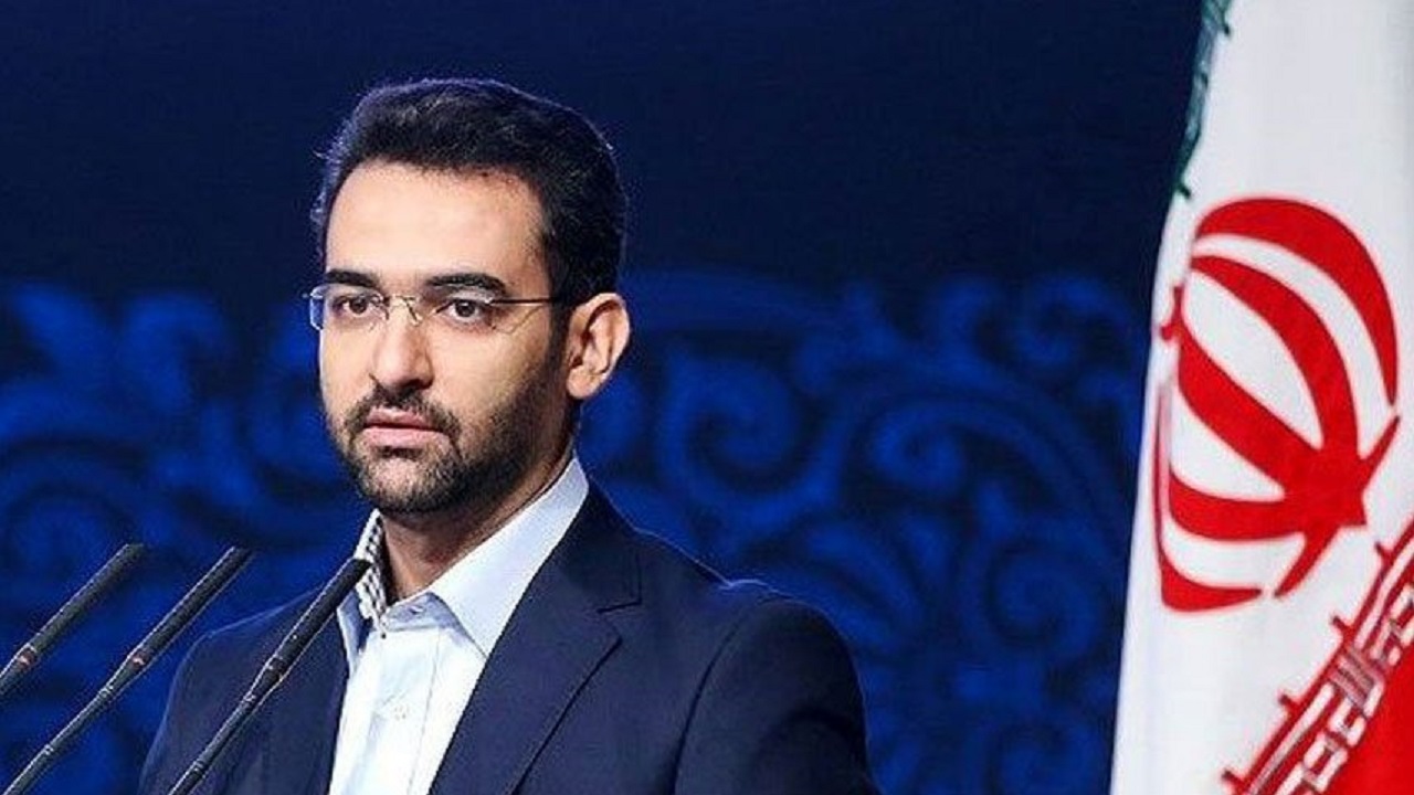 توان ساخت ۷۰ درصد تجهیزات توسعه شبکه ثابت در داخل وجود دارد/ ماهواره«پارس۱»به سرانجام رسید