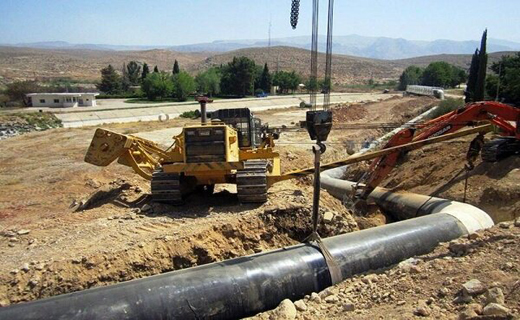 چتر بی&zwnj;آبی در روستا&zwnj;های پلدختر همچنان باز است/ وعده&zwnj;های مسئولان برای مردم آب نشد