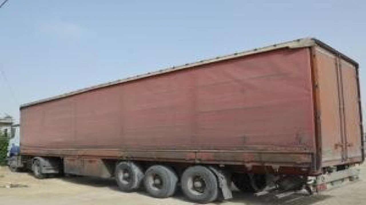 توقیف ۵۷ تن مکمل غذایی دامی در"خمه" الیگودرز