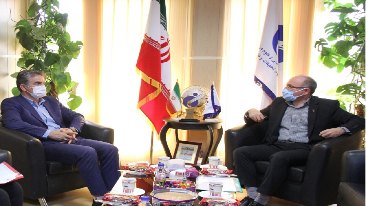 بازدید مدیرکل امور دانشجویان غیر ایرانی سازمان امور دانشجویان از پژوهشگاه تربیت‌بدنی