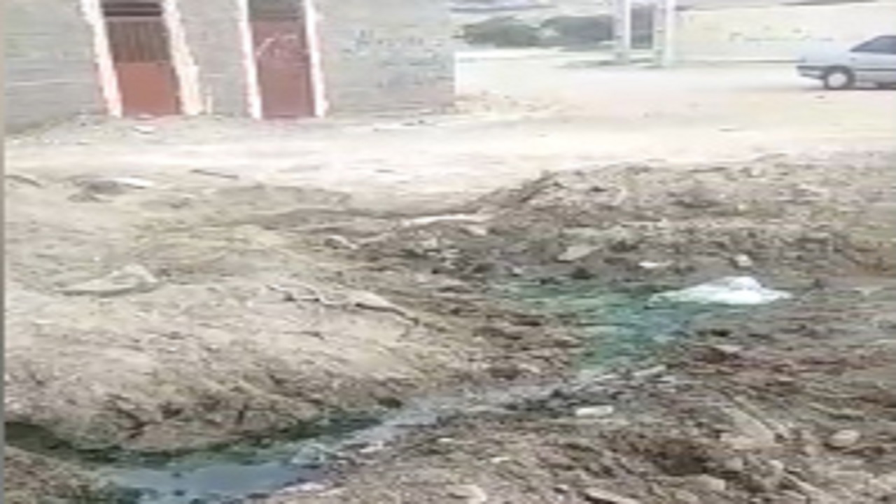 نگاهی به وضع نامناسب فاضلاب در مسکن مهر جوانان چابهار + فیلم