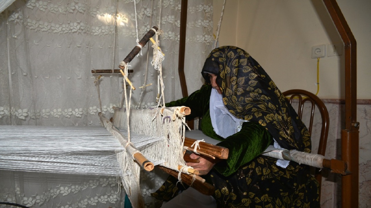 فعالیت ۵۰۰ کارگاه فرت بافی در شهرستان تایباد