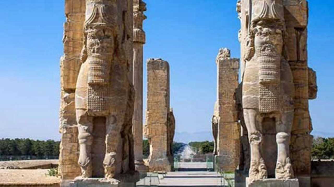 آثار شاخص حریم تخت جمشید مرمت می‌شود