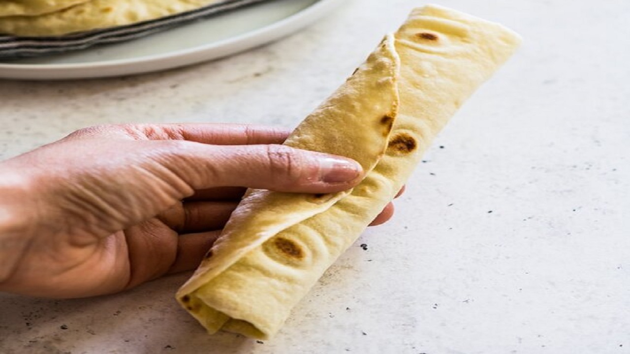 طرز تهیه تورتیلا نان خوشمزه مکزیکی‌ها در خانه