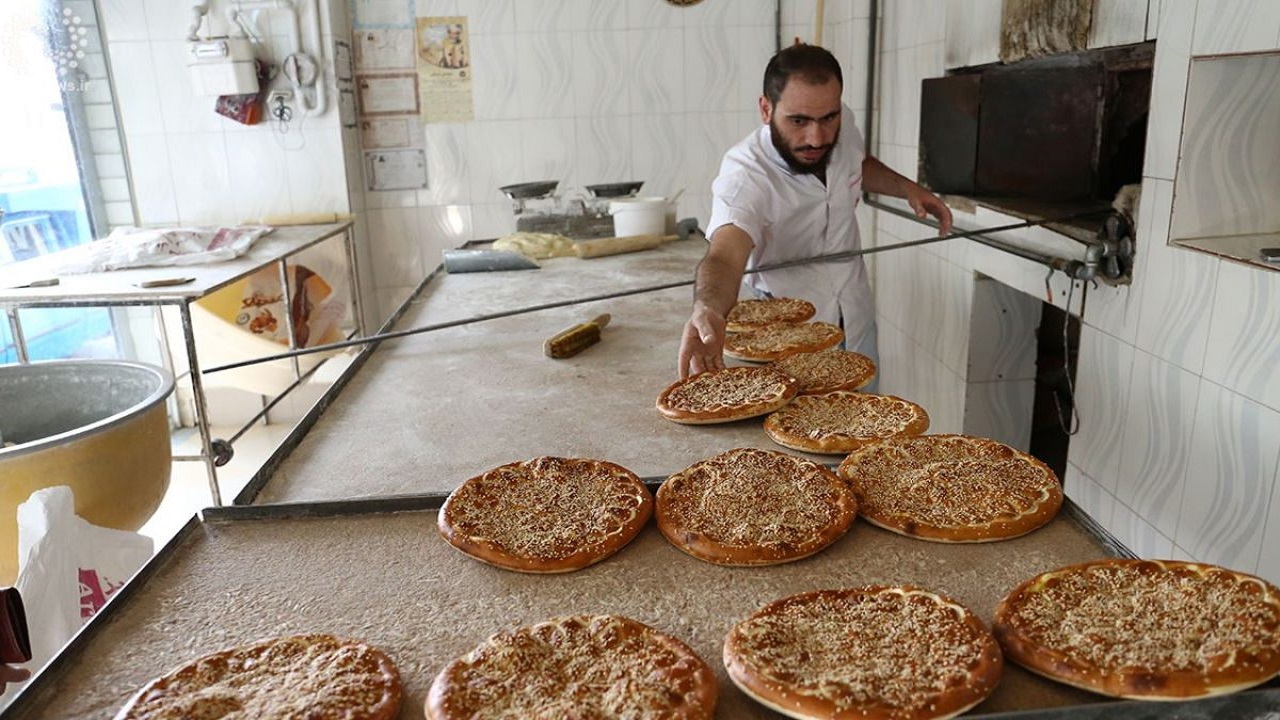 علل گران فروشی نان در مشهد چیست؟/ نان خوردن به نرخ روز!