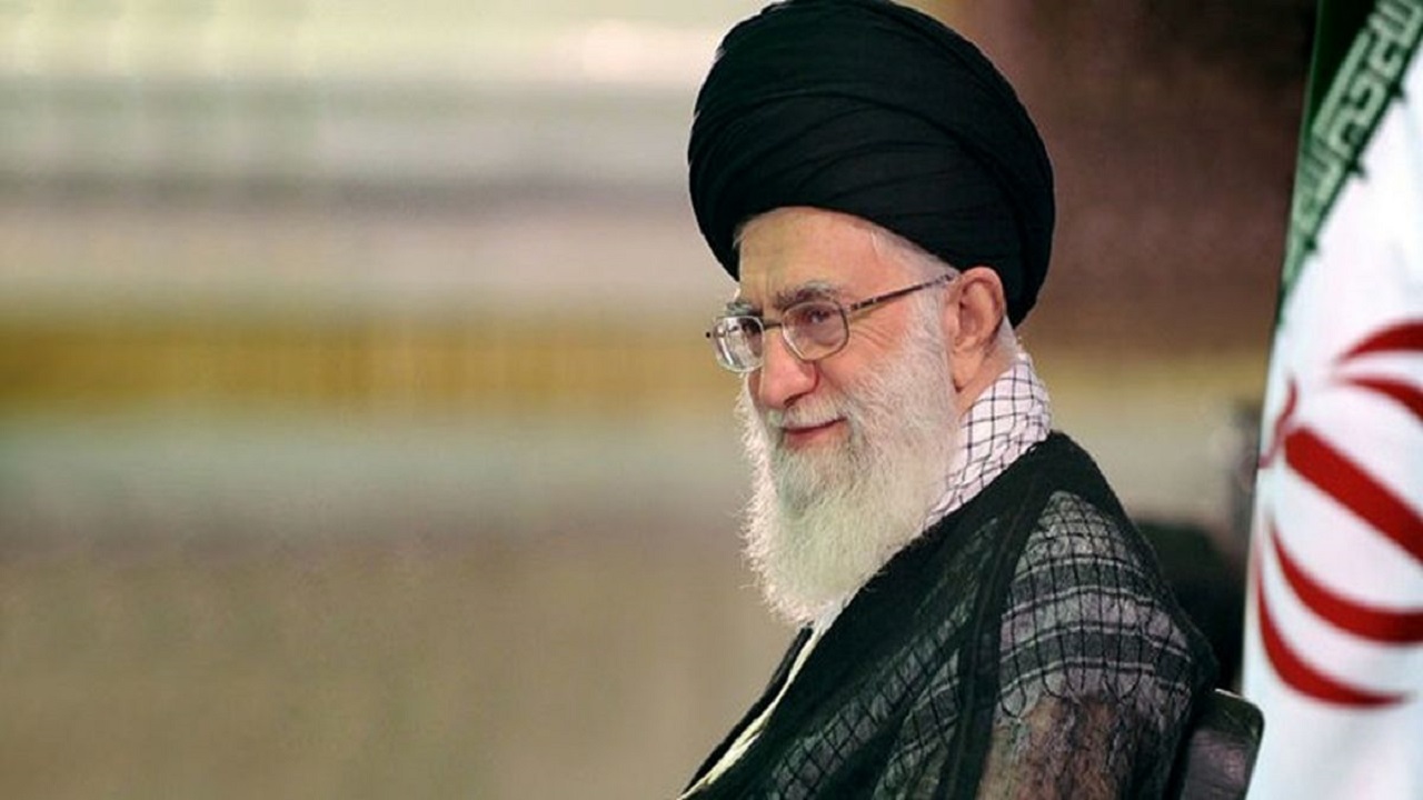 #خامنه_ای_عزیز ؛ ما همان نسل جوانیم که ثابت کردیم  در ره عشق جگردارتر از صد مردیم