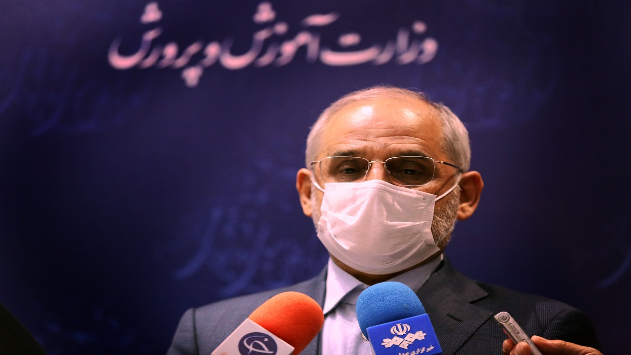 گزارشی از ابتلای دانش‌آموزان به کرونا نداشتیم/تکذیب مکاتبه وزیر بهداشت مبنی بر تعطیلی مدارس