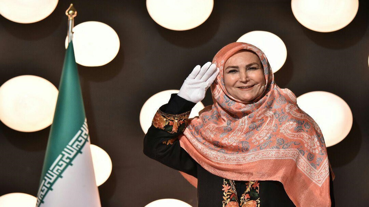 وقتی پاک نیت پنبه همسرش را برای سریال «پس از باران» می‌زند